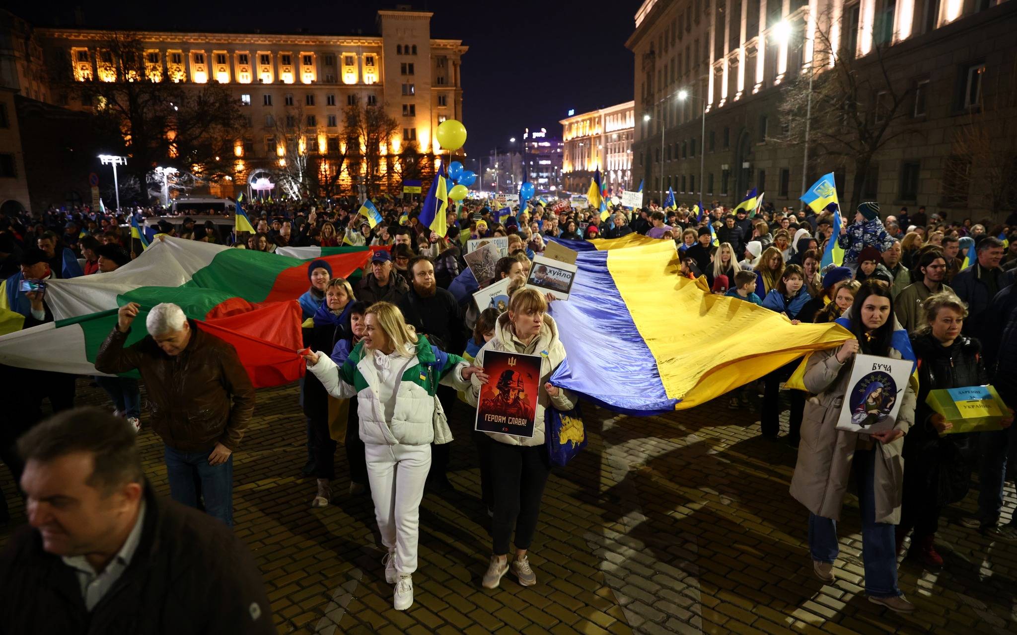 Хиляди се събраха на шествие в София срещу Радев и агресията на Путин в Украйна